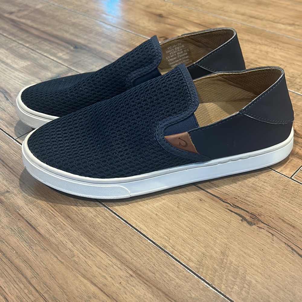 OluKai DEDE Pehuea Slip On Shoes Navy Mesh Women’s size 7.5 European 37.5 - Picture 2 of 10